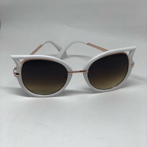Spitfire 'White' Fashion Sunglasses - Picture 5 of 8